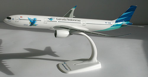 Flugzeugmodelle: Garuda Indonesia - Airbus A330-900neo - 1:200