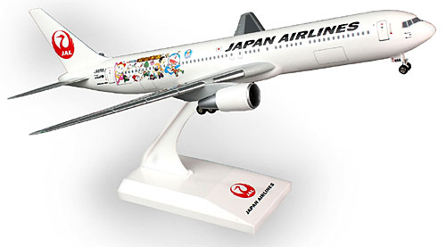 Flugzeugmodelle: Japan Airlines - Do Lo a Moon - Boeing 767-300 - 1:200 - PremiumModell