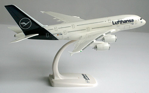 Flugzeugmodelle: Lufthansa - Airbus A380-800 - 1:250 - München