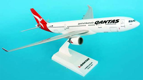 Flugzeugmodelle: Qantas - Airbus A330-200 - 1:200 - PremiumModell