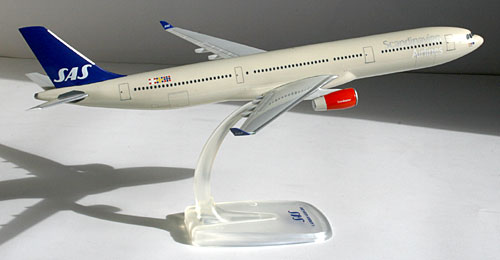 Flugzeugmodelle: SAS - Airbus A330-300 - 1:200