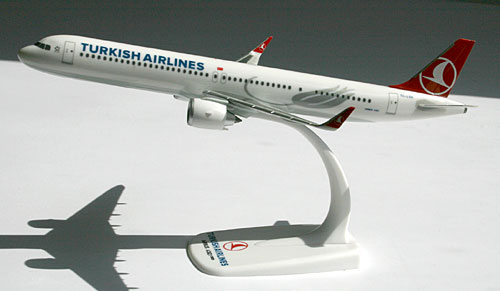 Flugzeugmodelle: Turkish Airlines - Airbus A321neo - 1:200