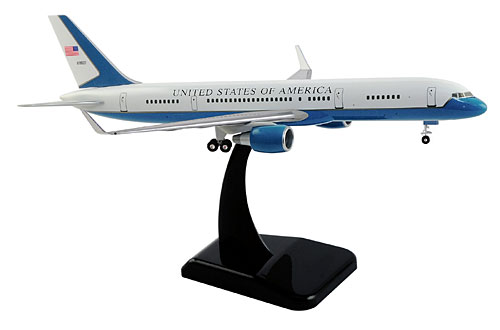 Flugzeugmodelle: Air Force - Boeing 757-200 - 1:200 - PremiumModell