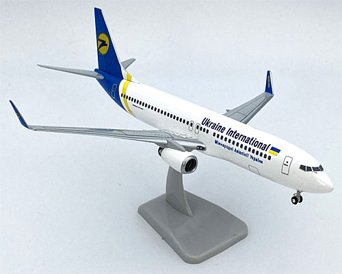 Flugzeugmodelle: Ukraine - Boeing 737-800 - 1:200 - PremiumModell