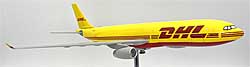 Flugzeugmodelle: DHL - Airbus A330-300F - 1:200 - Premium Modell