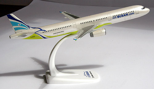 Flugzeugmodelle: Air Busan - Airbus A321 - 1:200