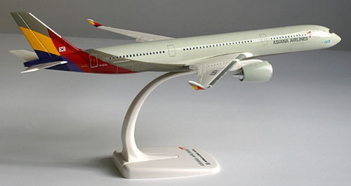 Flugzeugmodelle: Asiana Airlines - Airbus A350-900 - 1:200