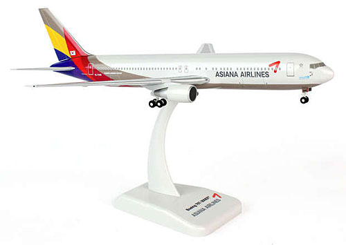 Flugzeugmodelle: Asiana Airlines - Boeing 767-300 - 1:200 - PremiumModell