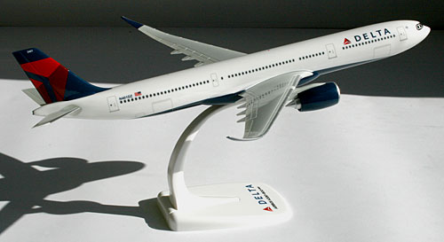 Flugzeugmodelle: Delta Air Lines - Airbus A330-900neo - 1:200