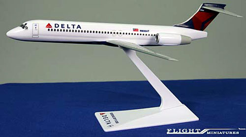 Flugzeugmodelle: Delta Air Lines - Boeing 717-200 - 1:200