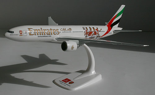 Flugzeugmodelle: Emirates - Arsenal London - Boeing 777-200LR - 1:200