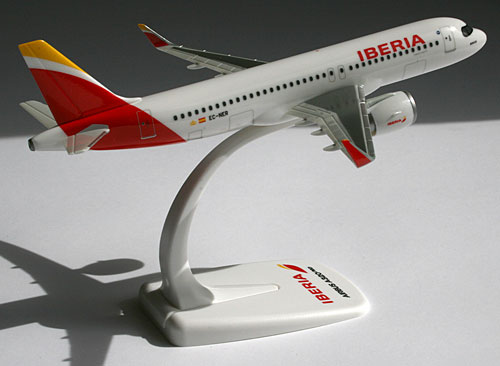 Flugzeugmodelle: Iberia - Airbus A320neo - 1:200