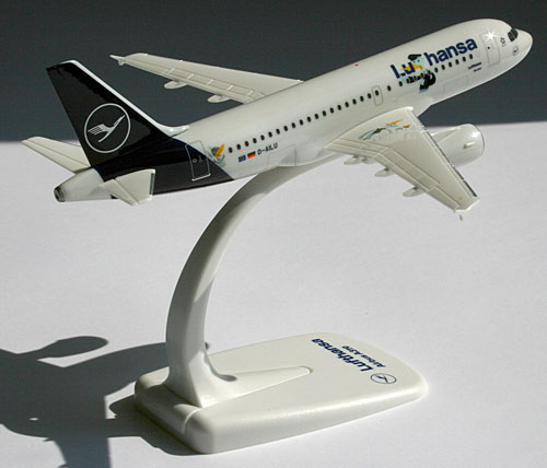 Flugzeugmodelle: Lufthansa - Airbus A319-100 - Lu und Cosmo - 1:200