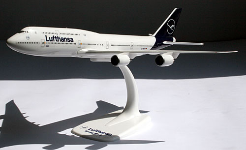 Flugzeugmodelle: Lufthansa - Boeing 747-8 - 1:250