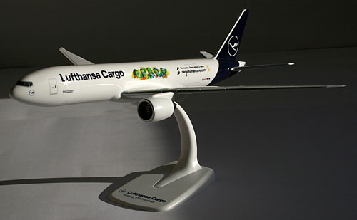 Flugzeugmodelle: Lufthansa Cargo - Buenos Dias Mexico - Boeing 777F - 1:200
