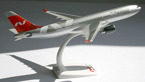 Flugzeugmodelle: Nordwind Airlines - Airbus A330-200 - 1:200