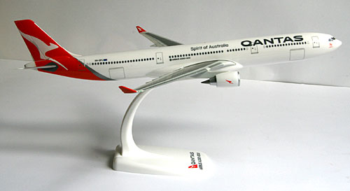 Flugzeugmodelle: Qantas - Airbus A330-300 - 1:200