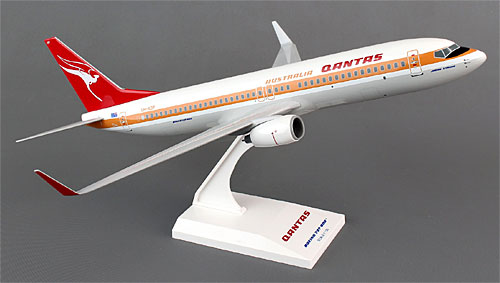 Flugzeugmodelle: Qantas - Retro - Boeing 737-800 - 1:130 - PremiumModell
