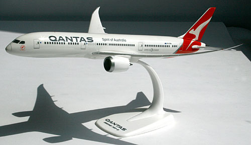 Flugzeugmodelle: Qantas - Boeing 787-9 - 1:200
