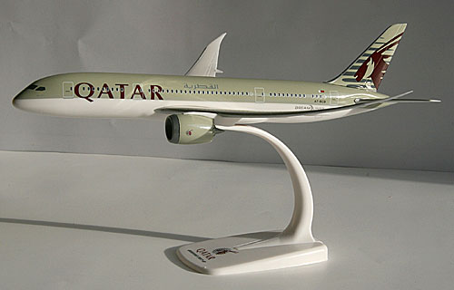 Flugzeugmodelle: Qatar Airways - Boeing 787-8 - 1:200