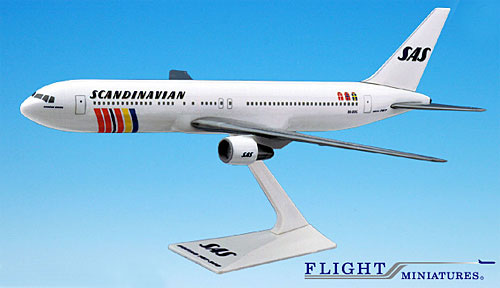 Flugzeugmodelle: SAS - Boeing 767-300 - 1:200