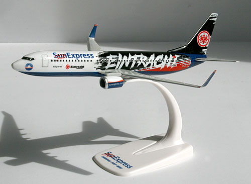 Flugzeugmodelle: SunExpress - Eintracht Frankfurt - Boeing 737-800 - 1:200