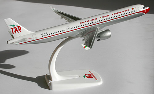 Flugzeugmodelle: TAP Portugal - Retro 75th anniversary - Airbus A321neo - 1:200
