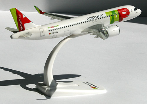 Flugzeugmodelle: TAP Portugal - Airbus A320neo - 1:200