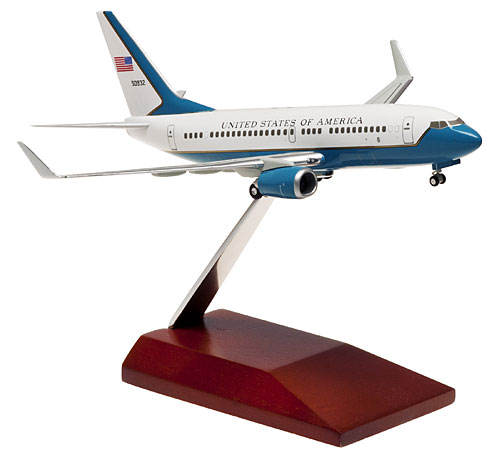 Flugzeugmodelle: Air Force - Boeing 737-700 - 1:200 - PremiumModell