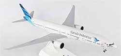 Flugzeugmodelle: Garuda Indonesia - Boeing 777-300ER - 1:200 - PremiumModell