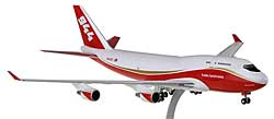 Flugzeugmodelle: Global Supertanker - Boeing 747-400BCF - 1:200 - PremiumModell