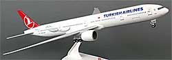 Flugzeugmodelle: Turkish Airlines - Boeing 777-300ER - 1:200 - PremiumModell