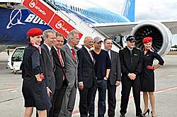 Mit prominenter Unterstützung und Luftfahrtprofis hat Air Berlin die 787 präsentiert