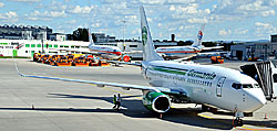 Die Boeing 737 der Germania vor dem Start zum Rundflug - Foto: Lars Müller