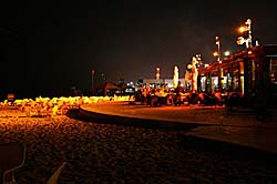 Der Strand von Tel Aviv bei Nacht